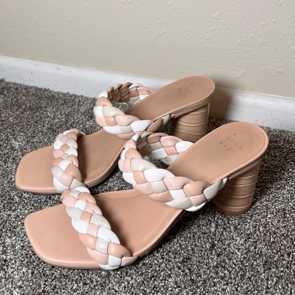A New Day Block Heels☀️🤍